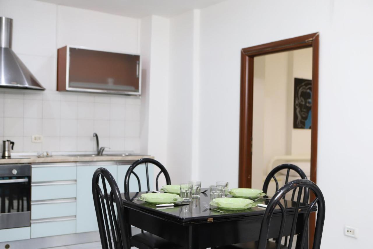 Napoli Centrale Budget Apartment Екстериор снимка